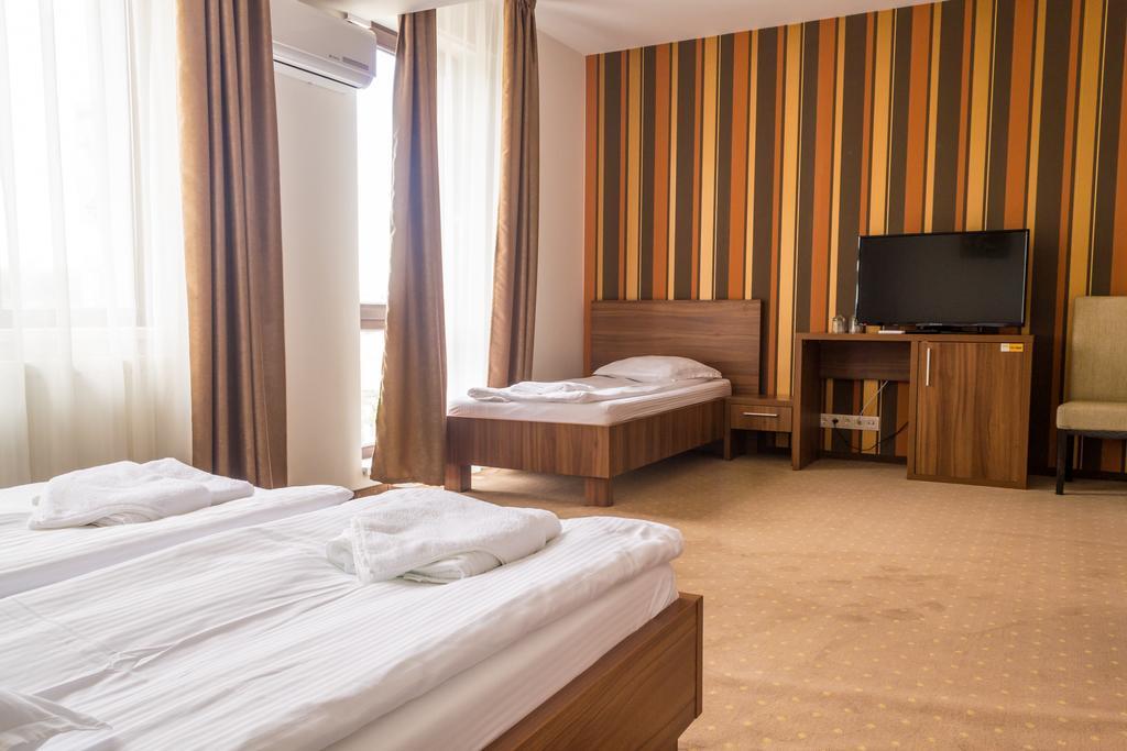 Hotel Mariss Alba Iulia Exteriör bild