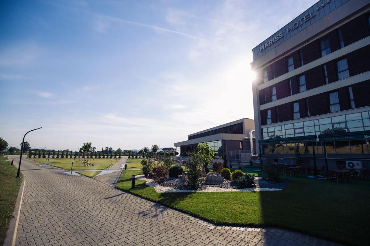 Hotel Mariss Alba Iulia Exteriör bild