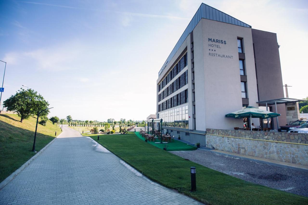 Hotel Mariss Alba Iulia Exteriör bild