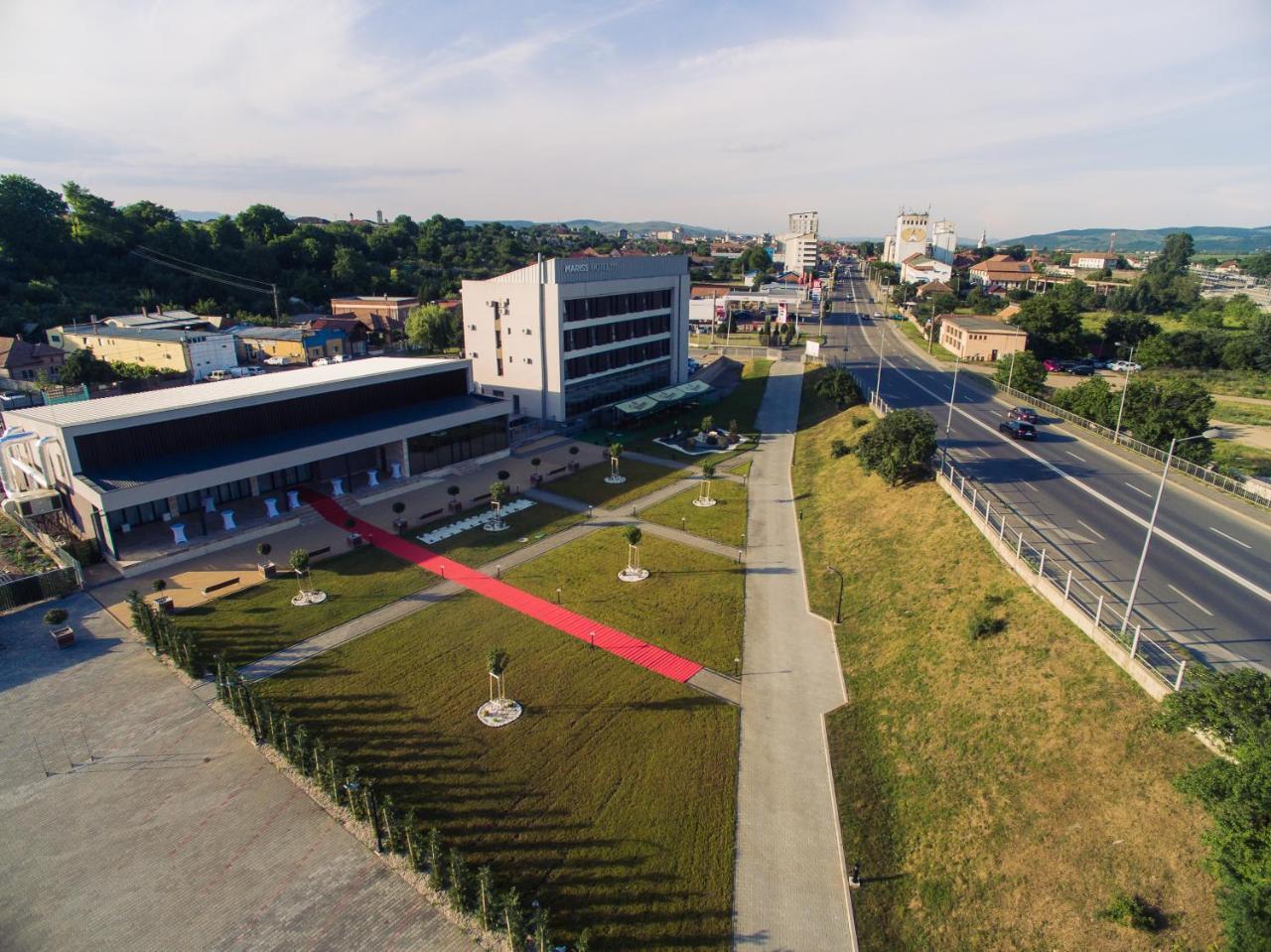 Hotel Mariss Alba Iulia Exteriör bild